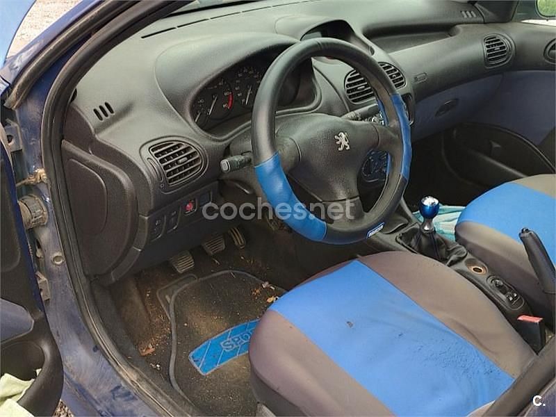 Usado Peugeot 206 90 CV (66 kW) 2000 Azul Berlina