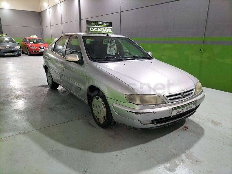 Usado Citroën Xsara 110 CV (80 kW) 2000 Gris / plata Berlina