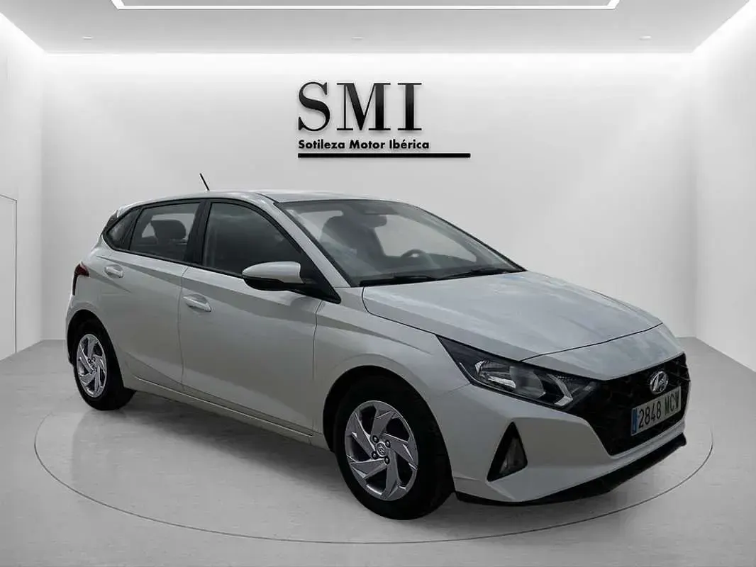 Usado Hyundai i20 101 CV (74 kW) 2022 Blanco Utilitario