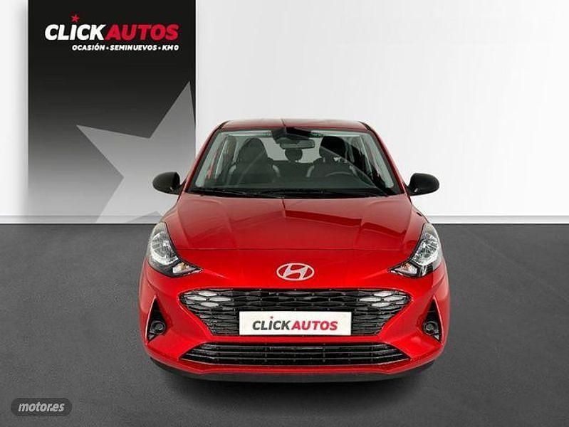 Usado Hyundai i10 63 CV (46 kW) 2024 Rojo Utilitario