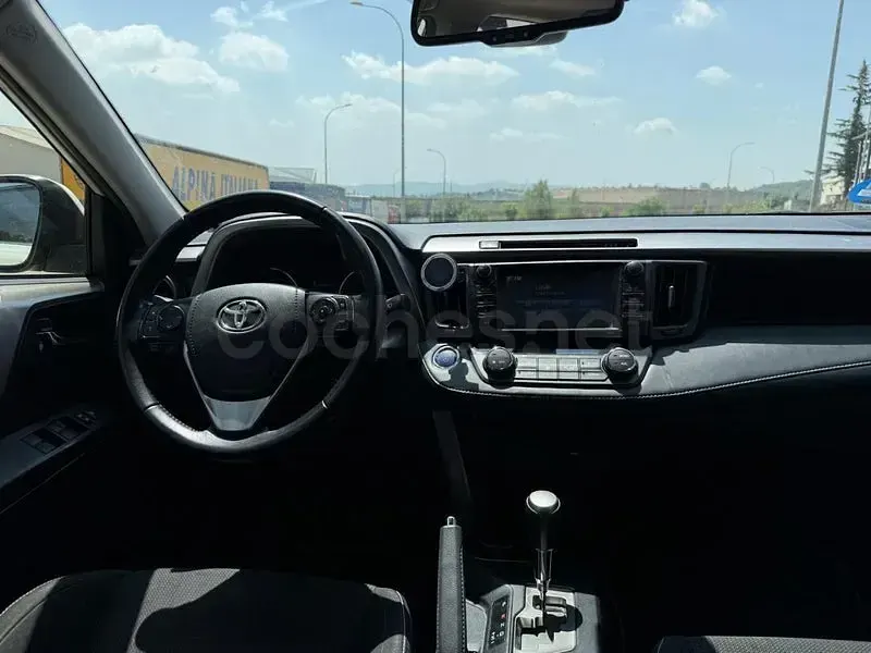 Usado Toyota RAV4 Hybrid Advance 197 CV (144 kW) 2018 Blanco SUV