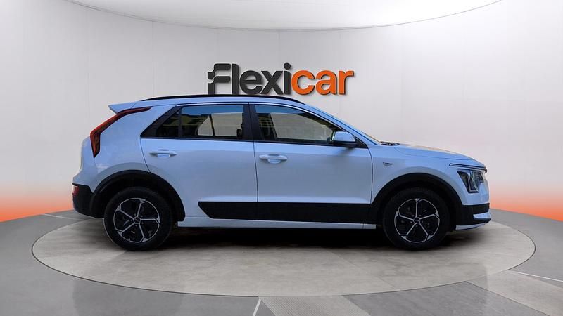 Usado Kia Niro 141 CV (103 kW) 2023 Blanco SUV