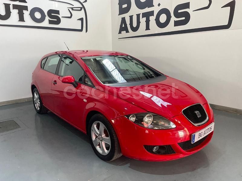 Rojo Usado 2008 Seat Leon Ecomotive Berlina | 4999 € (Precio justo) - Imagen 1/4