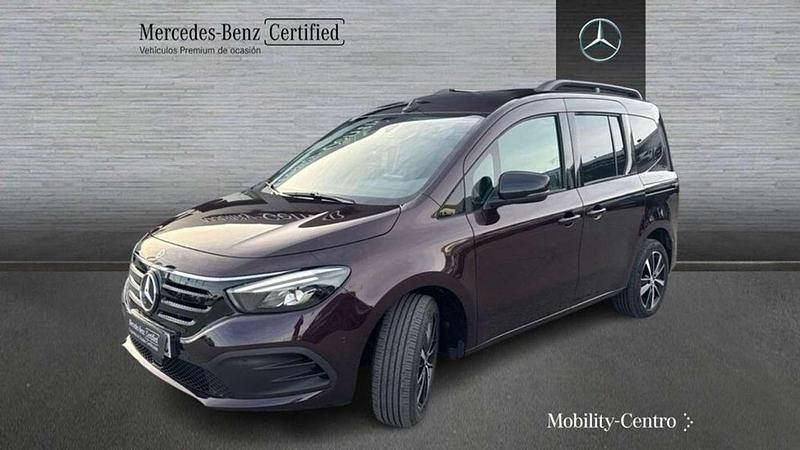 Usado Mercedes EQT200 2023 Rojo Monovolumen