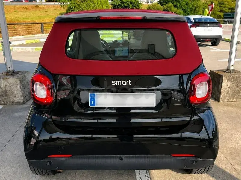 Usado Smart ForTwo Cabrio 90 CV (66 kW) 2018 Negro Descapotable