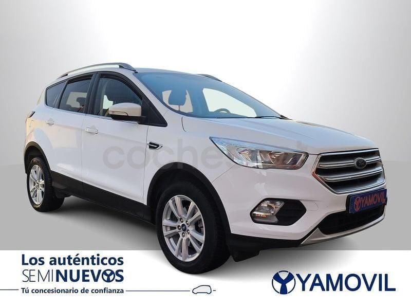 Usado Ford Kuga Trend 120 CV (88 kW) 2019 Blanco SUV