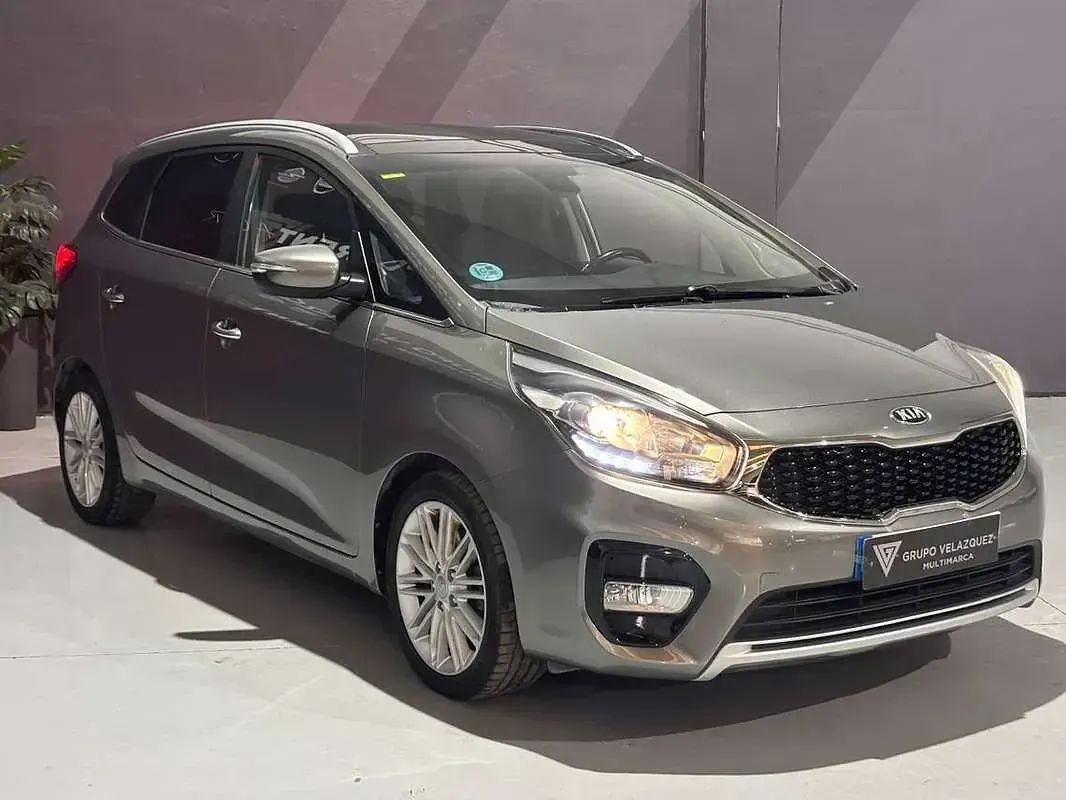 Usado Kia Carens 116 CV (85 kW) 2018 Gris Monovolumen