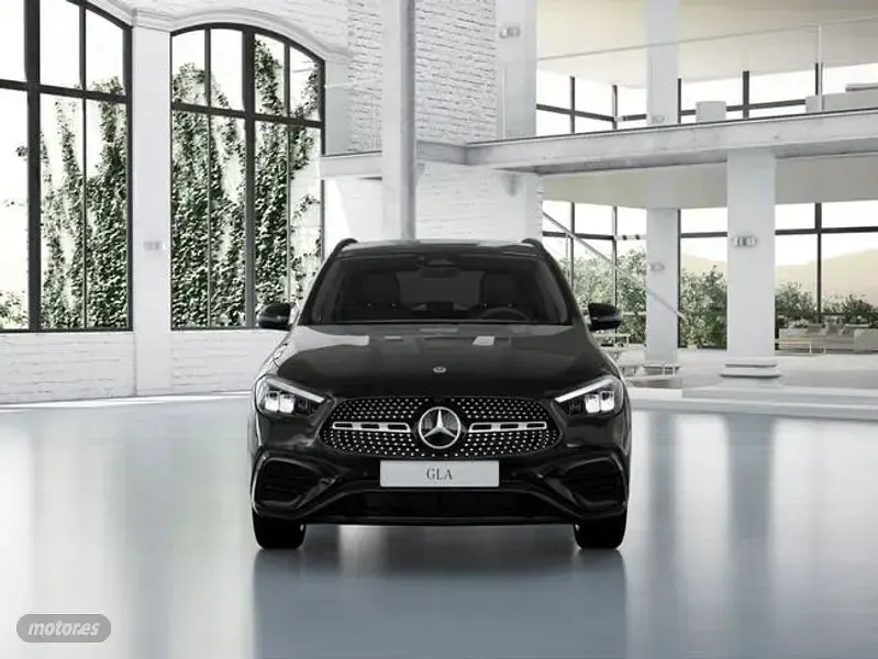 Usado Mercedes GLA200 149 CV (109 kW) 2025 Negro SUV