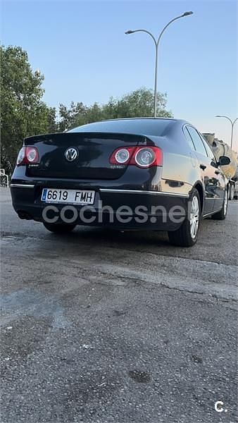 Azul Usado 2007 VW Passat Sportline Berlina | 5500 € (Buen precio) - Imagen 1/4