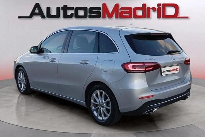 Usado Mercedes B180 117 CV (86 kW) 2019 Gris Monovolumen