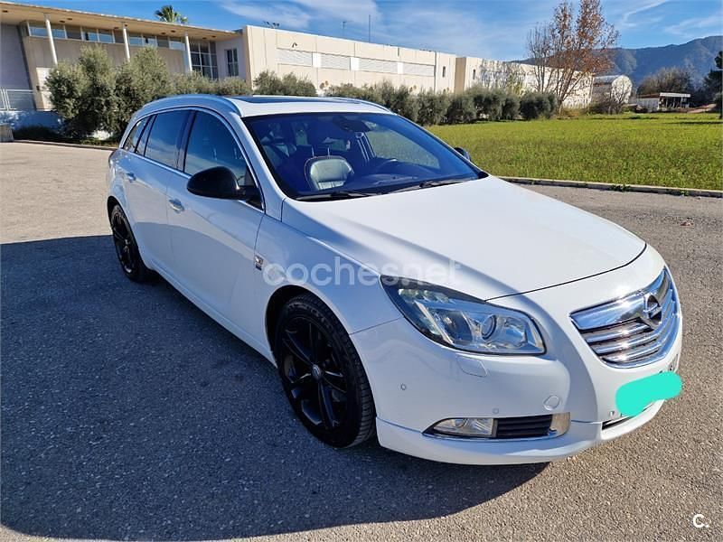Blanco Usado 2013 Opel Insignia Sportive Familiar | 8999 € (Buen precio) - Imagen 1/4
