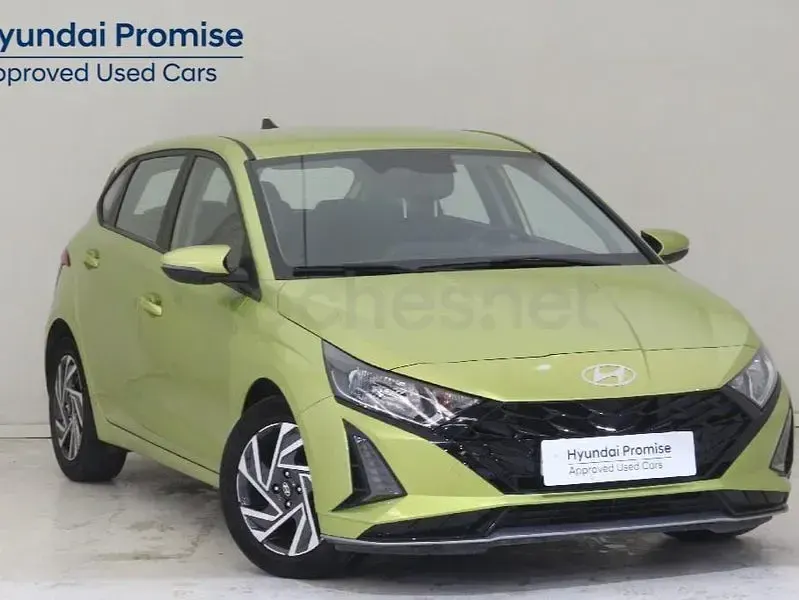 Usado Hyundai i20 100 CV (73 kW) 2025 Verde Utilitario