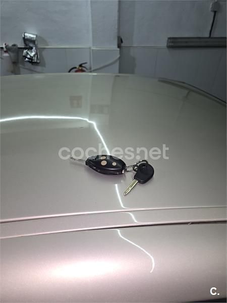 Usado Citroën C5 110 CV (80 kW) 2005 Beige Berlina