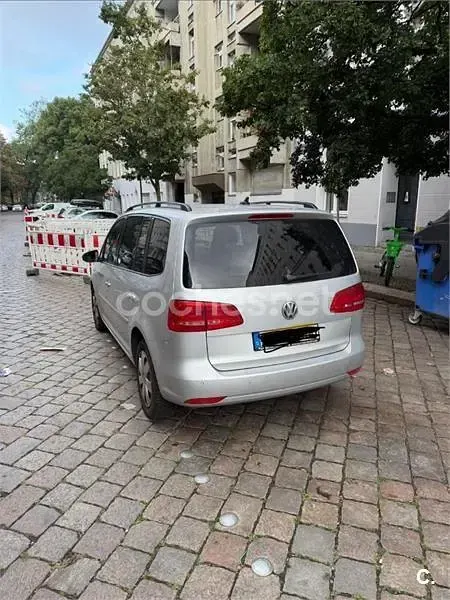 Usado VW Touran Advance 140 CV (102 kW) 2014 Gris / plata Monovolumen