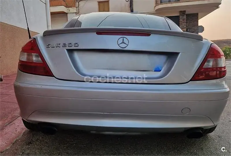 Usado Mercedes SLK200 163 CV (119 kW) 2007 Gris / plata Descapotable