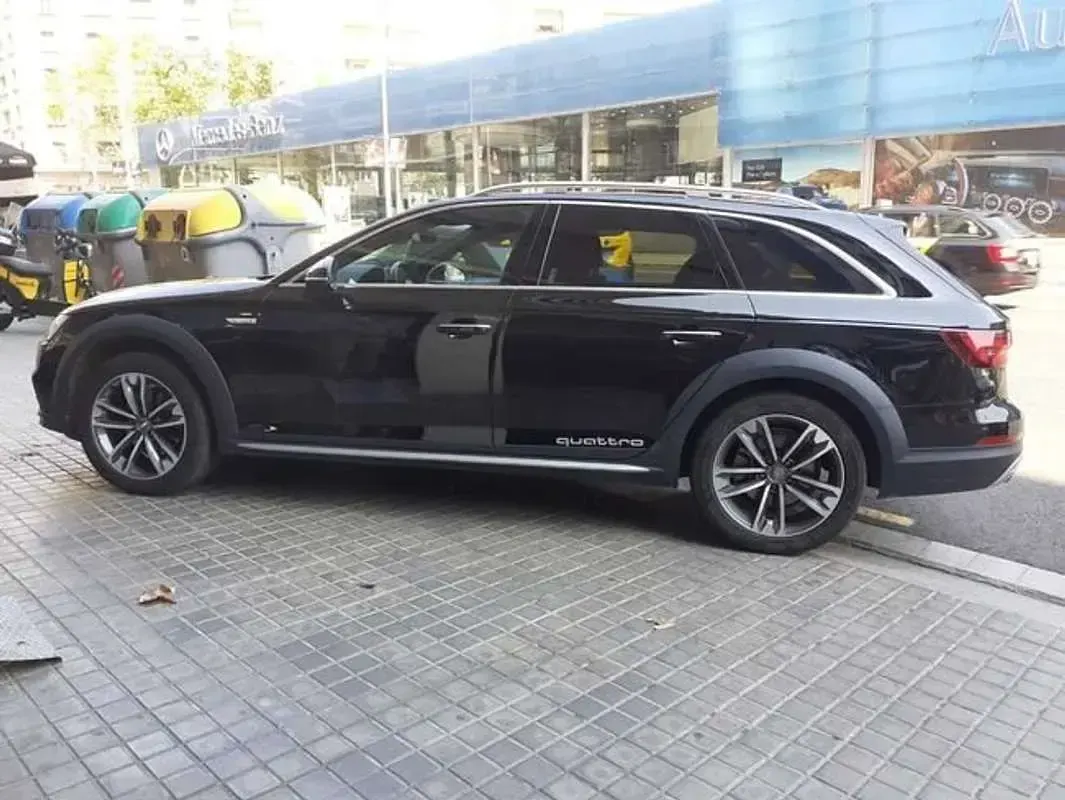 Usado Audi A4 163 CV (119 kW) 2017 Negro Familiar