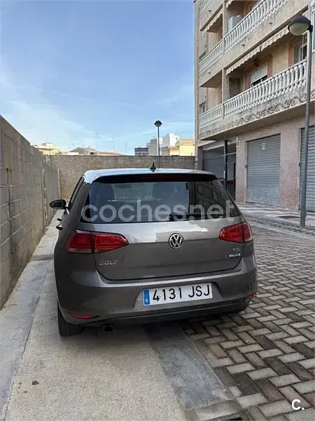 Usado VW Golf VII Business 110 CV (80 kW) 2016 Gris / plata Berlina