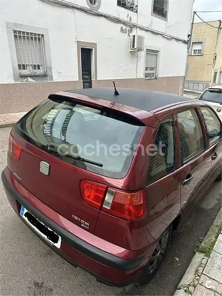Usado Seat Ibiza 68 CV (50 kW) 2000 Rojo Utilitario