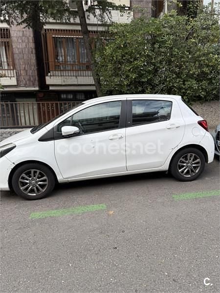 Blanco Usado 2015 Toyota Yaris Active Berlina | 8000 € (Super precio) - Imagen 1/4