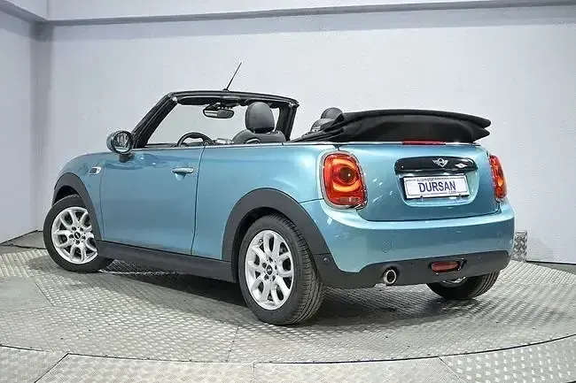 Usado Mini Cooper D Cabriolet 116 CV (85 kW) 2018 Azul Descapotable