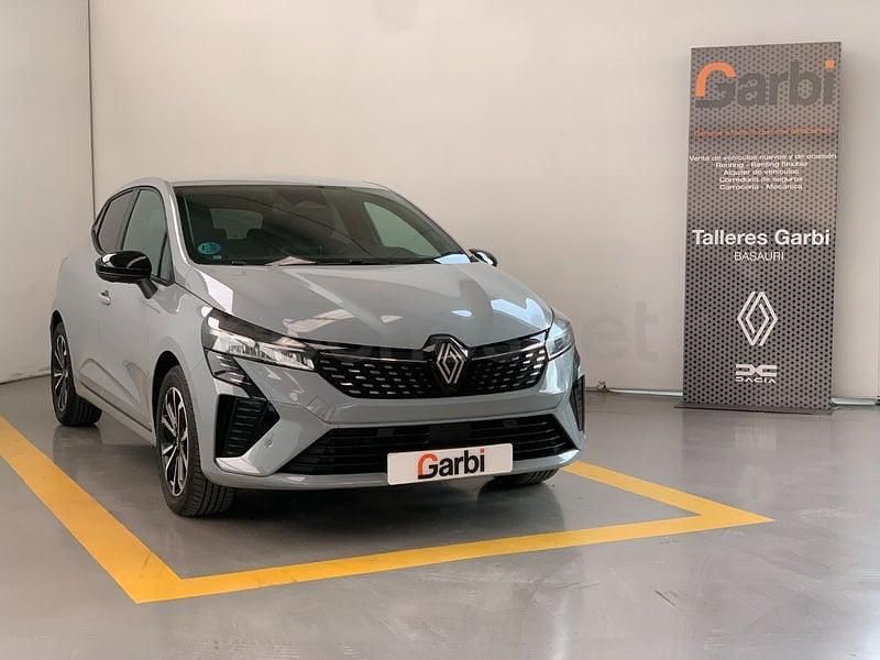 Usado Renault Clio V Techno 143 CV (105 kW) 2025 Gris / plata Berlina