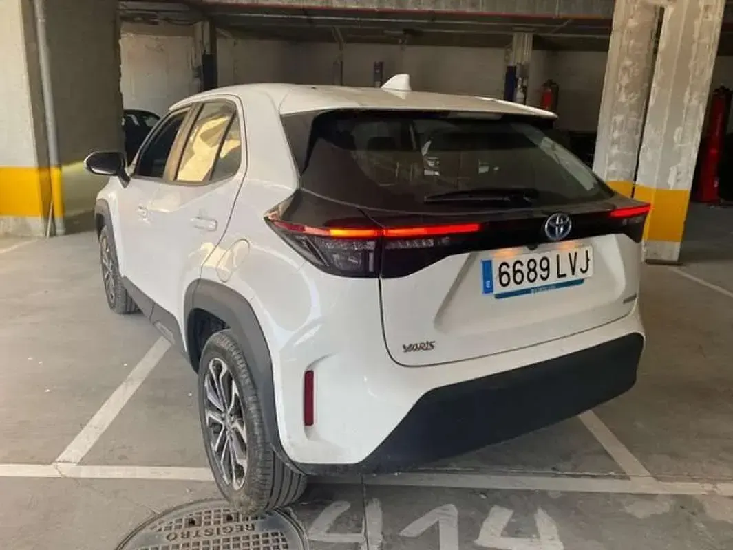 Usado Toyota Yaris Cross Active 116 CV (85 kW) 2021 Blanco SUV