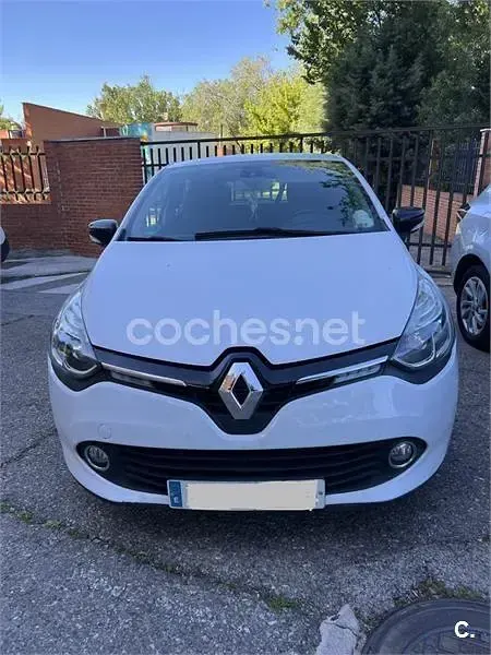 Usado Renault Clio IV Dynamique 90 CV (66 kW) 2013 Blanco Berlina