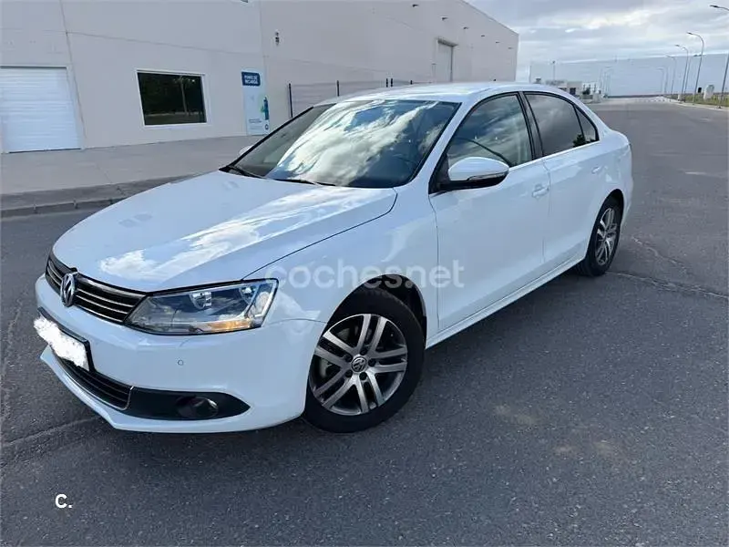 Usado VW Jetta Sport 105 CV (77 kW) 2014 Blanco Berlina