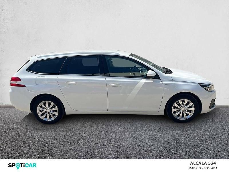 Usado Peugeot 308 SW Style 130 CV (95 kW) 2020 Blanco Familiar