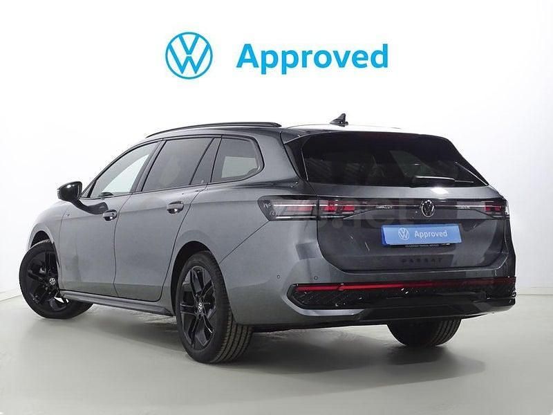 Nuevo VW Passat R-line 150 CV (110 kW) 2025 Gris Familiar
