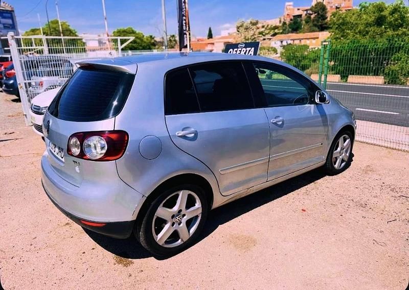 Usado VW Golf IV Trendline 105 CV (77 kW) 2005 Gris Utilitario