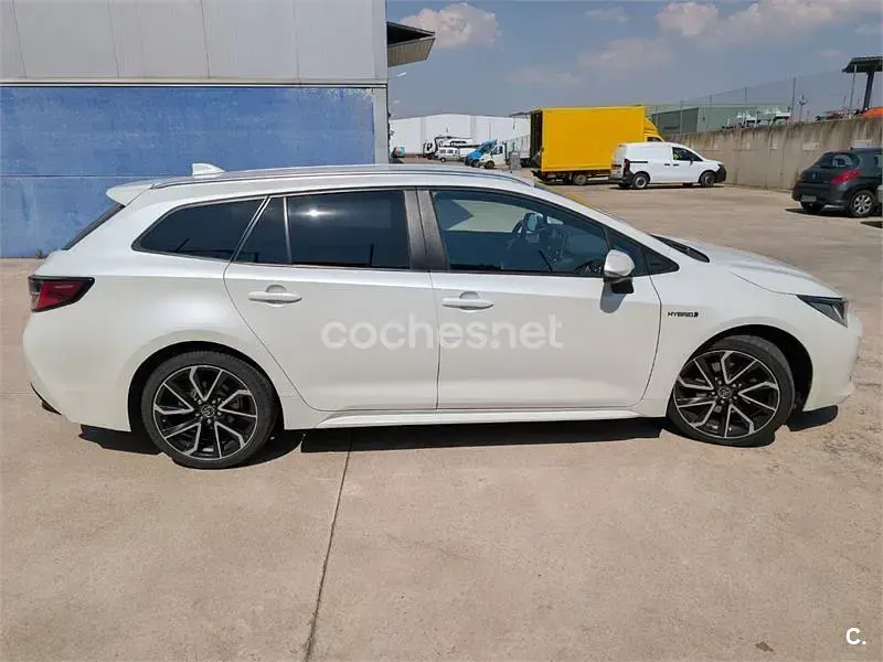 Usado Toyota Corolla Sport 180 CV (132 kW) 2019 Blanco Familiar