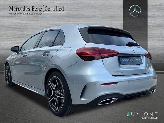 Usado Mercedes A200 AMG line 150 CV (110 kW) 2025 Plata hightech