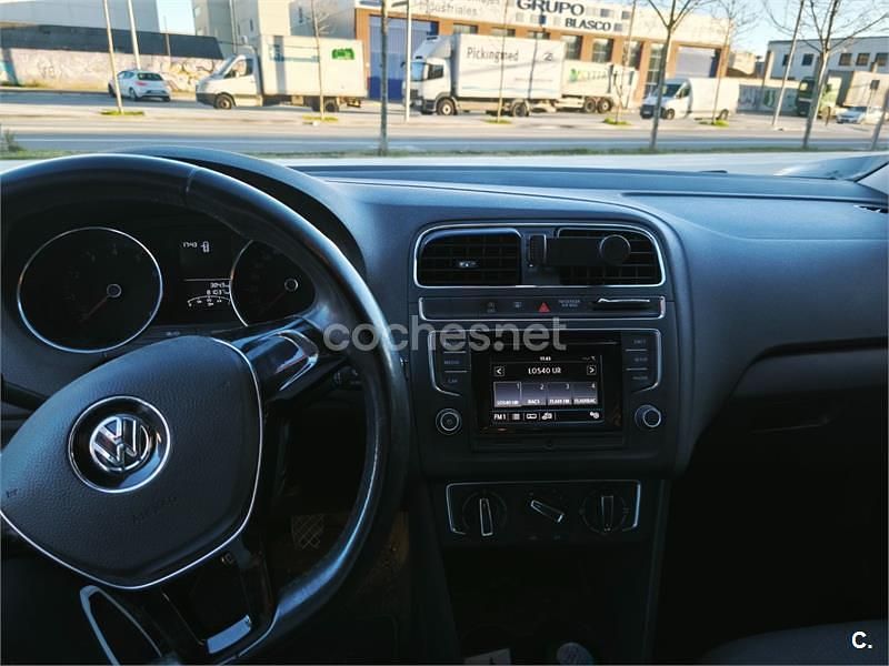 Usado VW Polo 90 CV (66 kW) 2017 Blanco Berlina