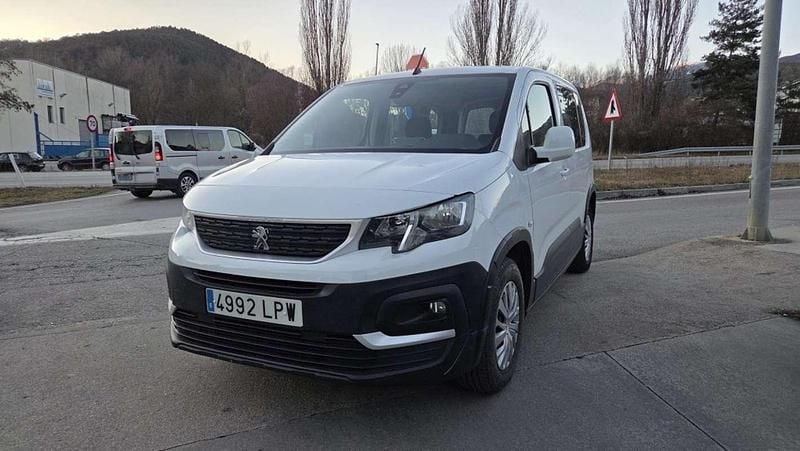 Usado Peugeot Rifter Active 99 CV (72 kW) 2021 Blanco Monovolumen