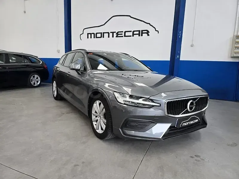 Usado Volvo V60 Momentum 190 CV (139 kW) 2019 Gris / plata Familiar