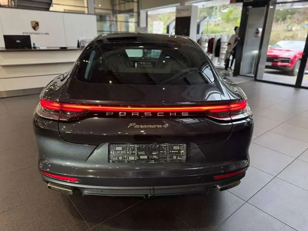 Occasion Porsche Panamera 4 462 PK (339 kW) 2021 Grijs Sedan
