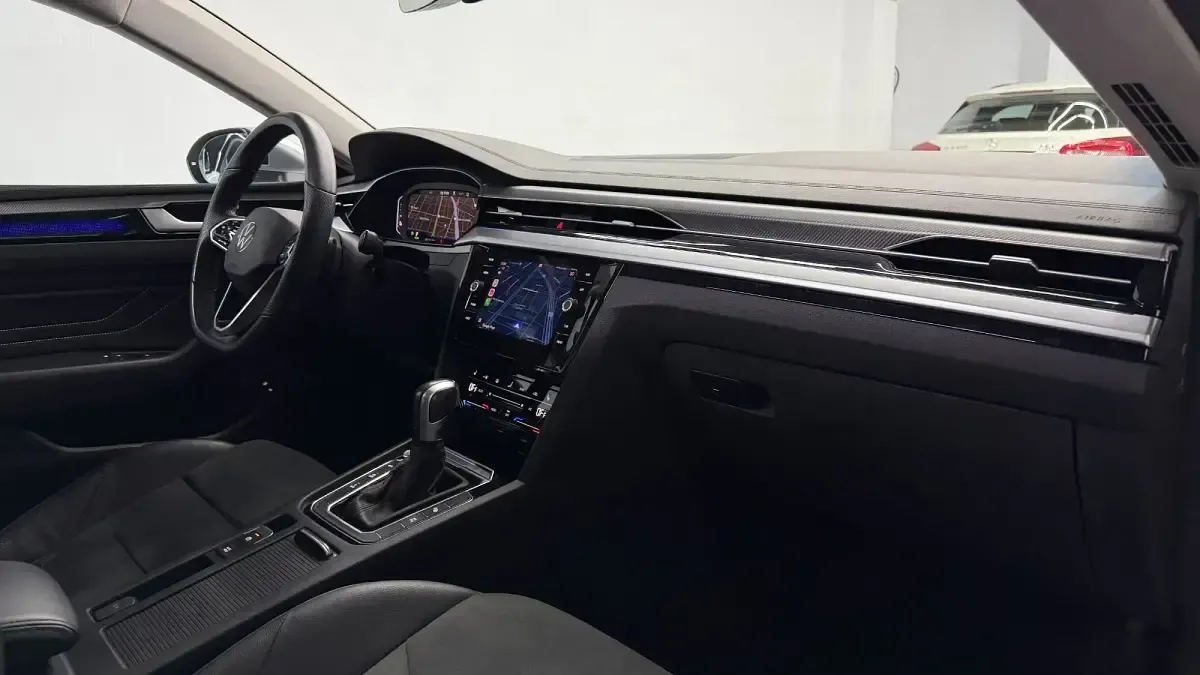 Usado VW Arteon Elegance 218 CV (160 kW) 2022 Blanco Familiar
