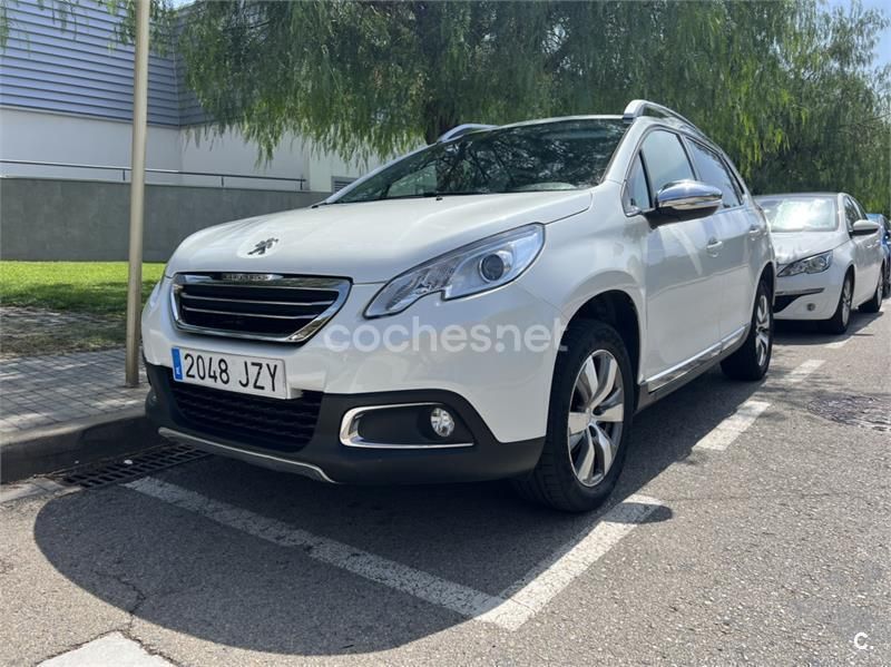 Usado Peugeot 2008 Active 92 CV (67 kW) 2014 Blanco SUV