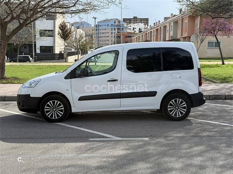 Usado Peugeot Partner Tepee 75 CV (55 kW) 2014 Blanco Monovolumen