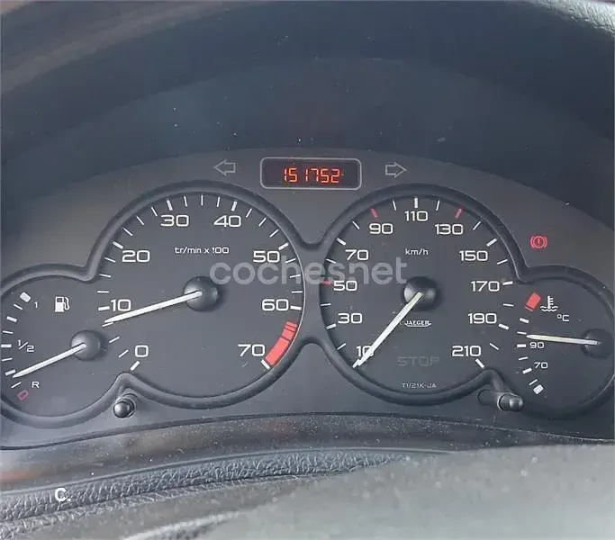 Usado Peugeot 206 75 CV (55 kW) 2008 Azul Berlina