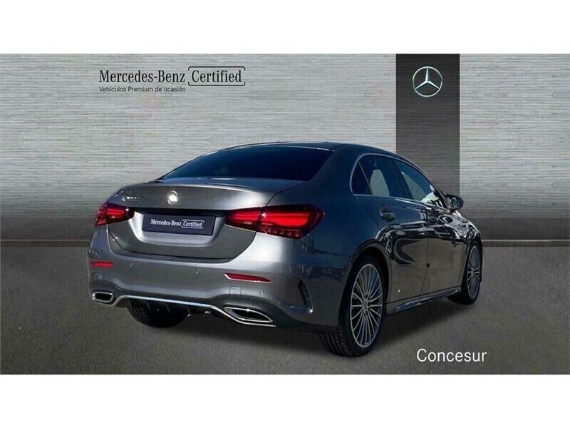 Gris montaña Usado 2024 Mercedes A200 AMG line Berlina | 37.900 € (Precio justo) - Imagen 1/1
