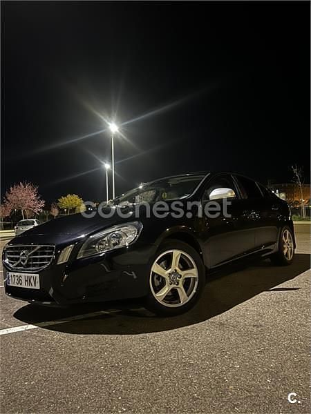 Usado Volvo S60 Momentum 136 CV (100 kW) 2012 Negro Berlina