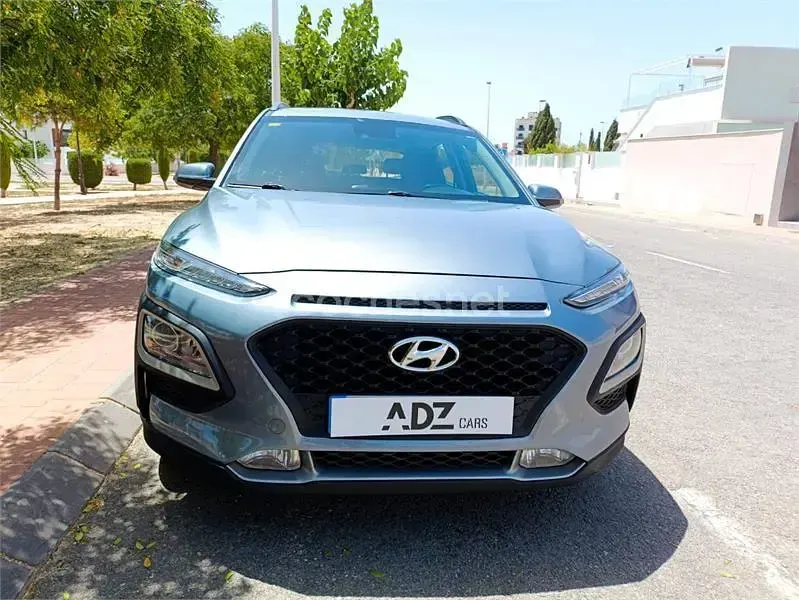 Usado Hyundai Kona 120 CV (88 kW) 2018 Gris / plata SUV