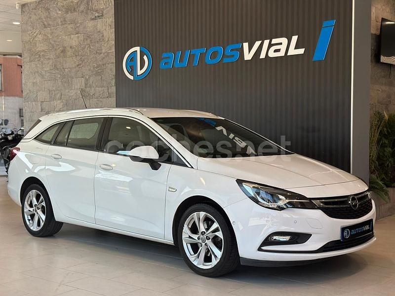 Blanco Usado 2017 Opel Astra Business Familiar | 12.900 € - Imagen 1/4
