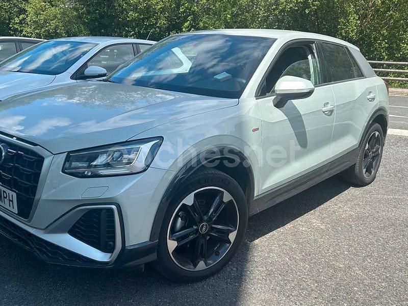 Usado Audi Q2 S-Line 116 CV (85 kW) 2024 Gris / plata SUV