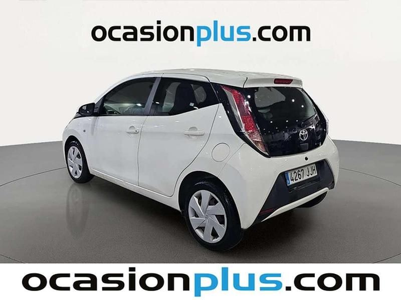Usado Toyota Aygo City 68 CV (50 kW) 2015 Blanco Utilitario