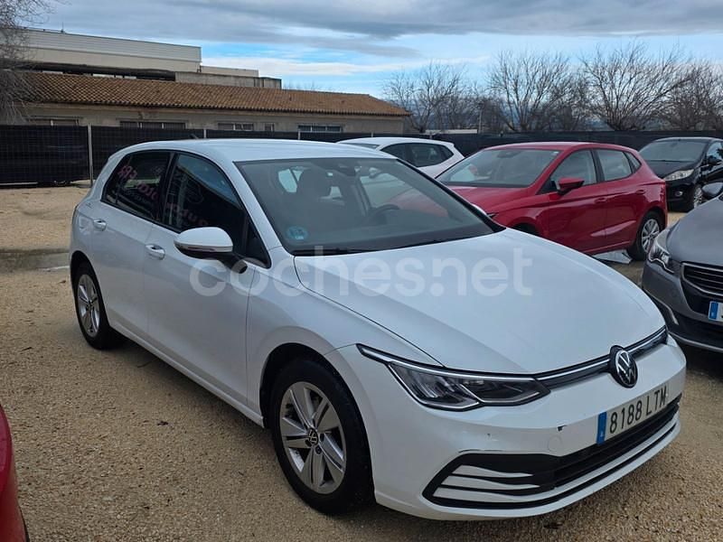 Usado VW Golf VIII Life 115 CV (84 kW) 2021 Blanco Berlina