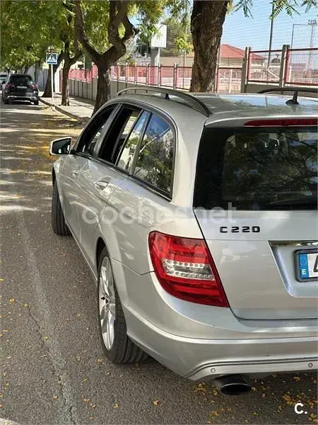 Usado Mercedes C200 Avantgarde 136 CV (100 kW) 2011 Gris / plata Familiar