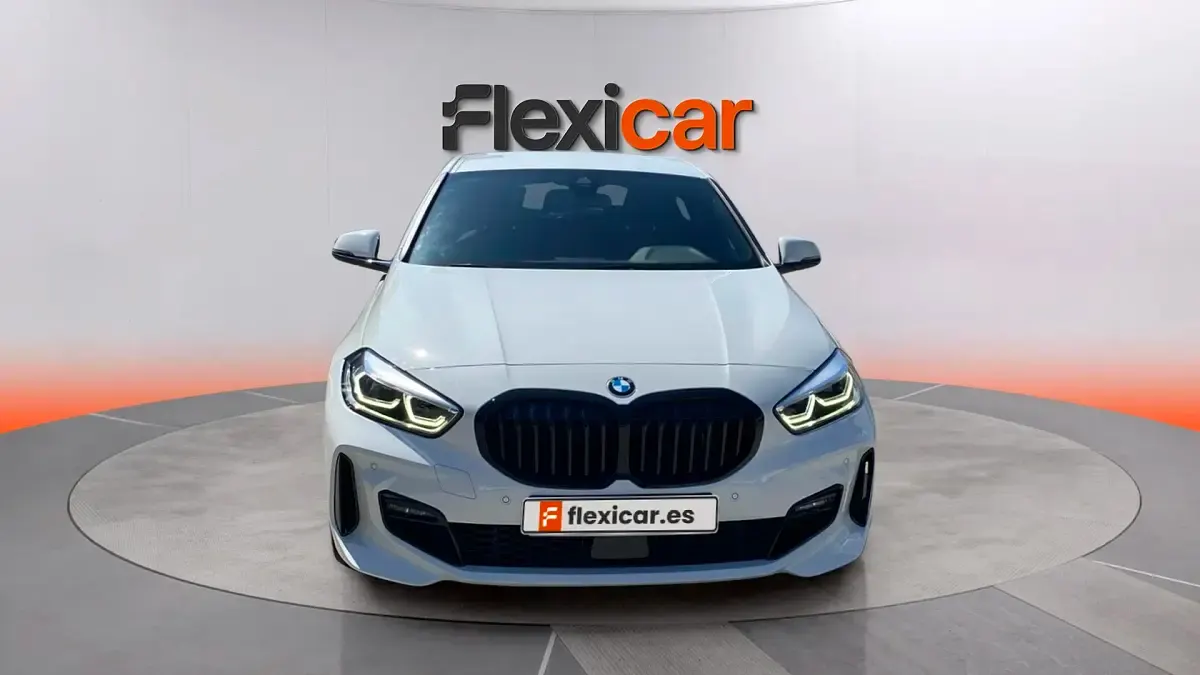 Usado BMW 118 150 CV (110 kW) 2023 Blanco Berlina